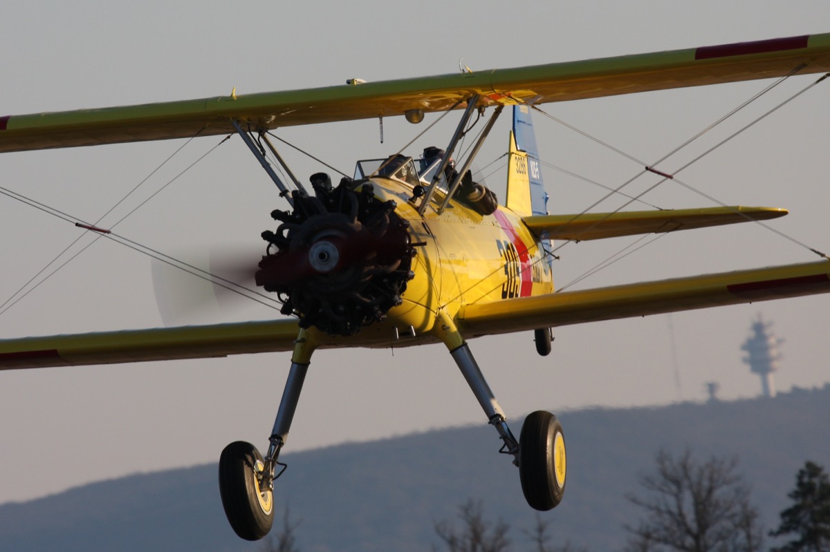 HB-RBB Stearman im Flug - Sternmotor